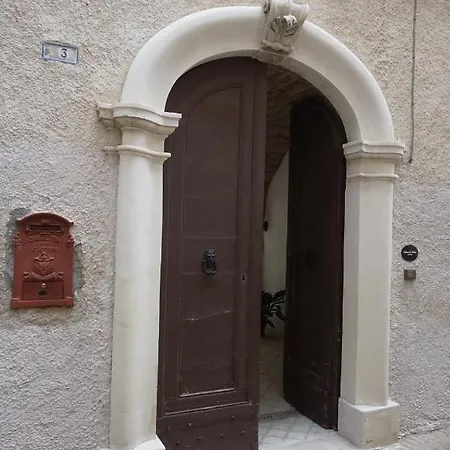 Palazzo De Fabritiis Nocleg ze śniadaniem 3*