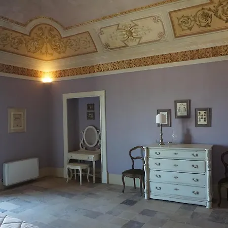 Palazzo De Fabritiis 3* Rosciano (Abruzzo)