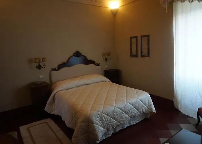 Palazzo De Fabritiis 3* Rosciano (Abruzzo)